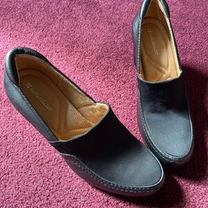 NEW Naturalizer black heels. Size 8. Soft and comfortable footbed!